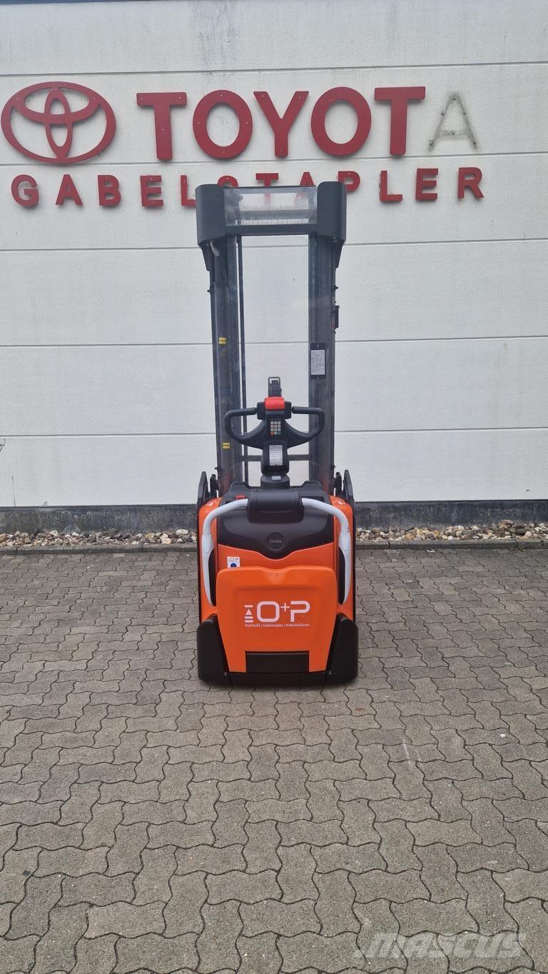 Toyota SPE160 Elektromos gyalogkíséretű targoncák