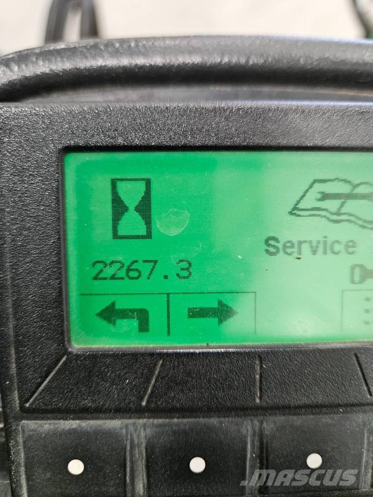 John Deere 9009A Három késhengeres fűnyírók