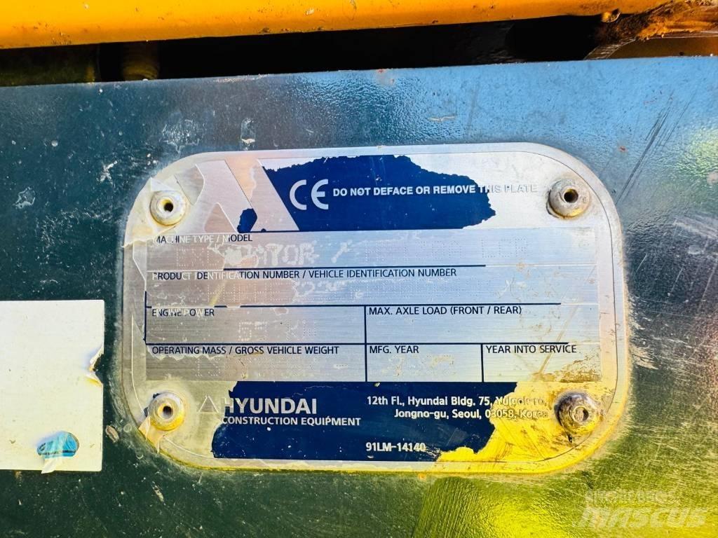 Hyundai HX130A LCR Lánctalpas kotrók