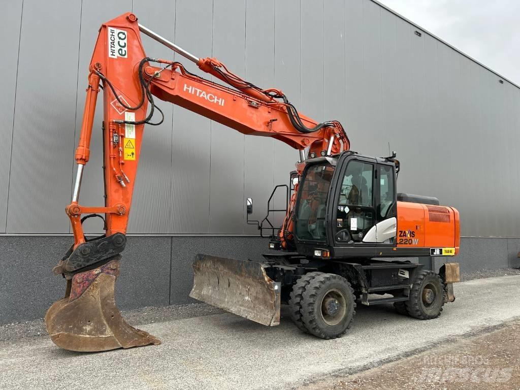 Hitachi ZX220W-5B Gumikerekes kotrók