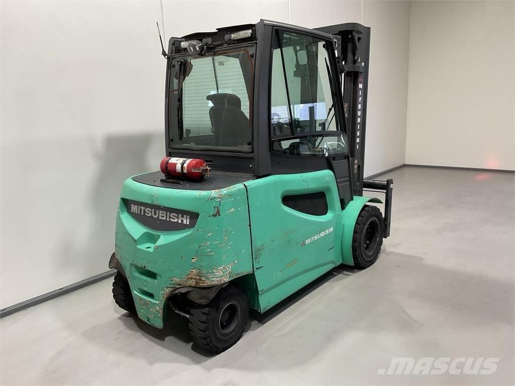 Mitsubishi FB50-2 Elektromos targoncák