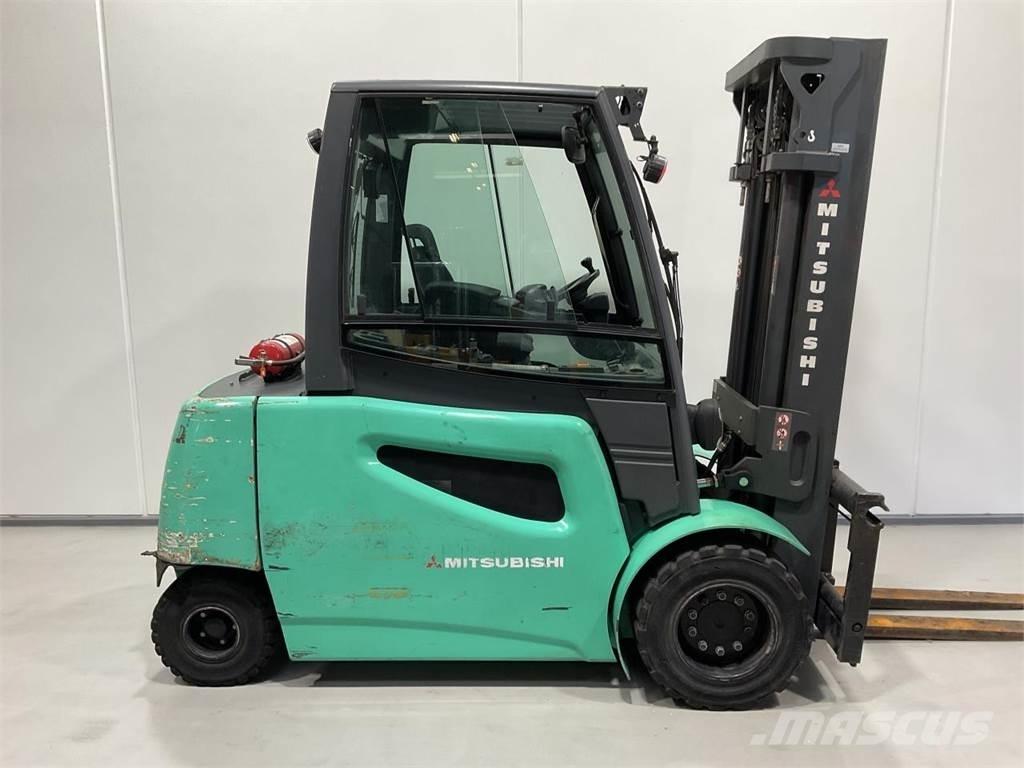Mitsubishi FB50-2 Elektromos targoncák