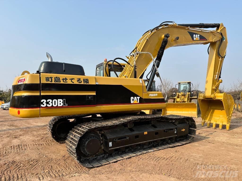 CAT 330 B L Lánctalpas kotrók