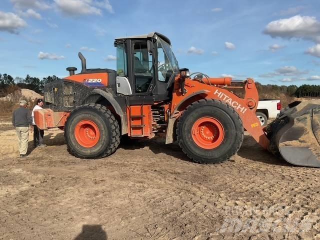 Hitachi ZW 220 Gumikerekes homlokrakodók