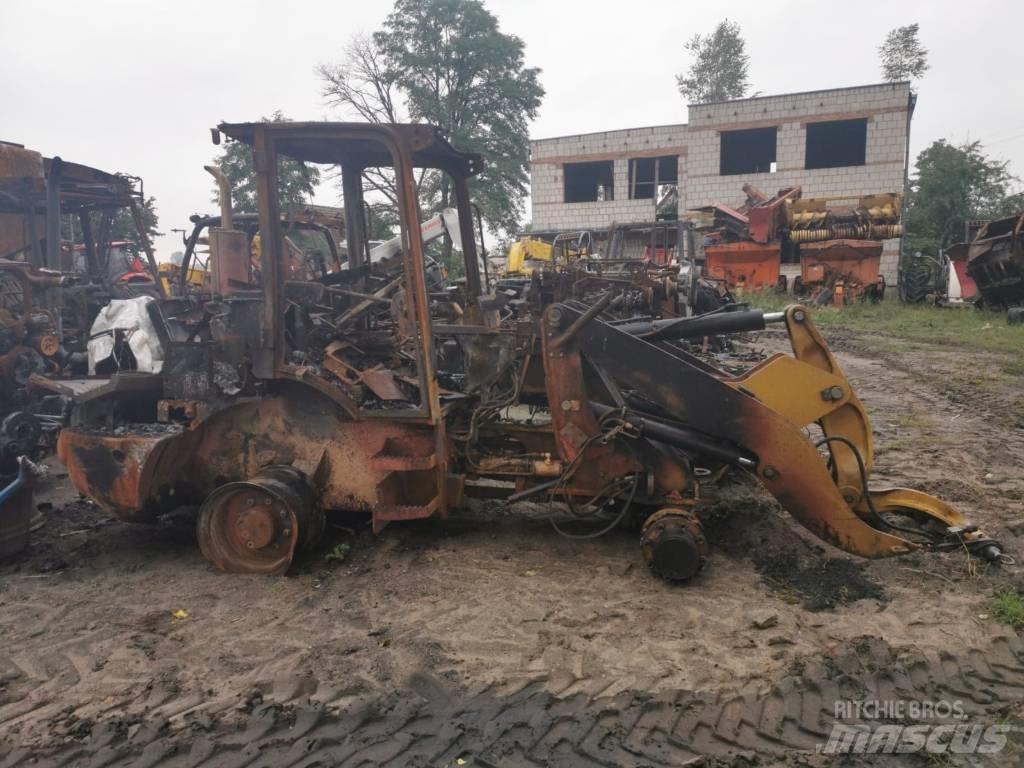 CAT 908H 2011r Gumikerekes homlokrakodók