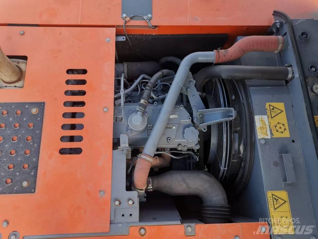 Hitachi ZX 240 Lánctalpas kotrók