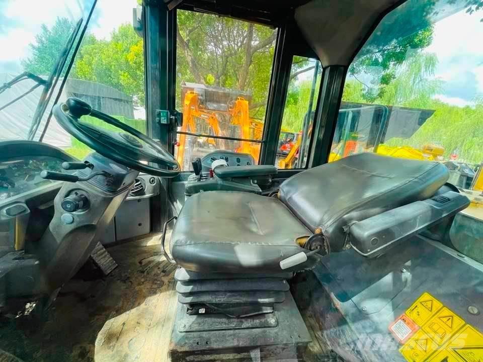 Komatsu WA380-6 Gumikerekes homlokrakodók