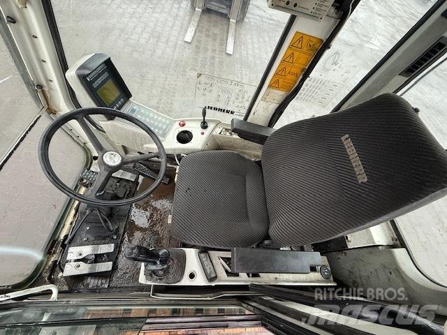 Liebherr A 924 B CAB Vezetőfülke és belső tartozékok