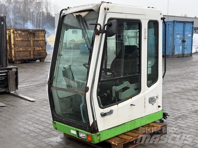 Liebherr A 924 B CAB Vezetőfülke és belső tartozékok