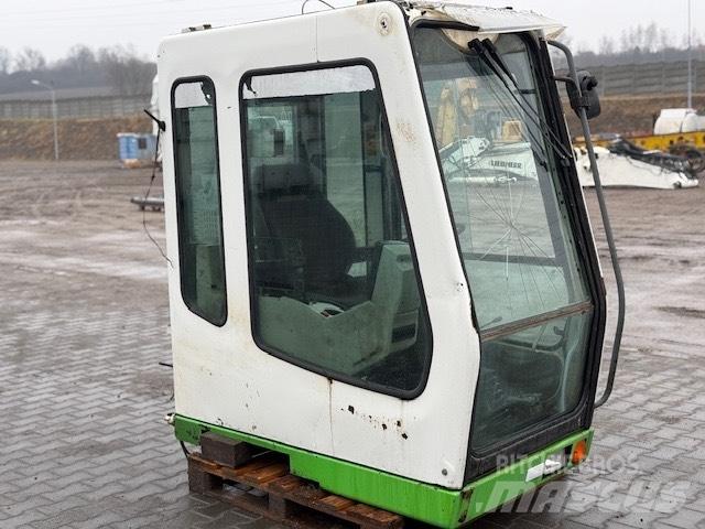 Liebherr A 924 B CAB Vezetőfülke és belső tartozékok