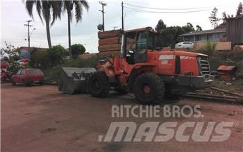 Doosan DL 200 Gumikerekes homlokrakodók