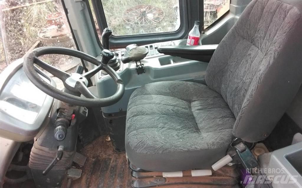 Doosan DL 200 Gumikerekes homlokrakodók