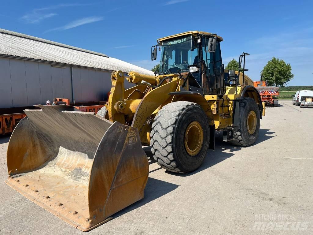 CAT 966 H Gumikerekes homlokrakodók