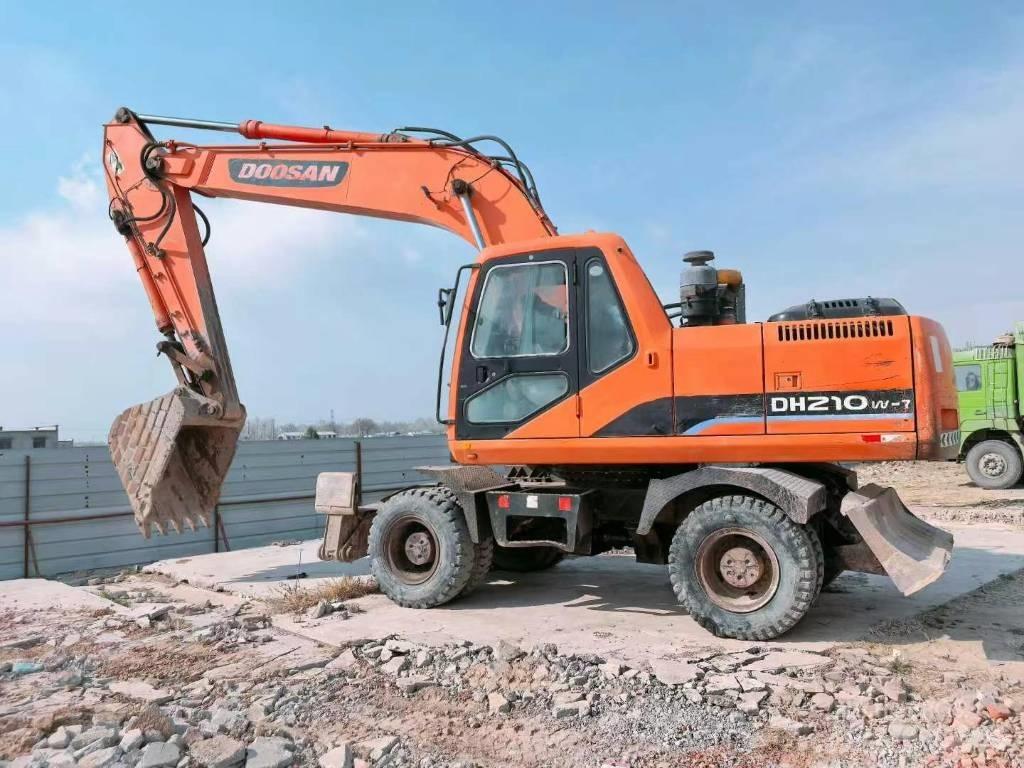Doosan DH210W-7 Gumikerekes kotrók