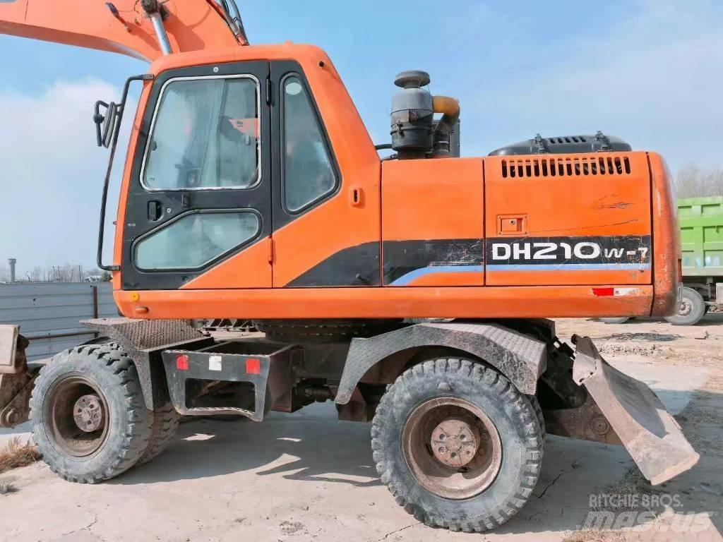 Doosan DH210W-7 Gumikerekes kotrók