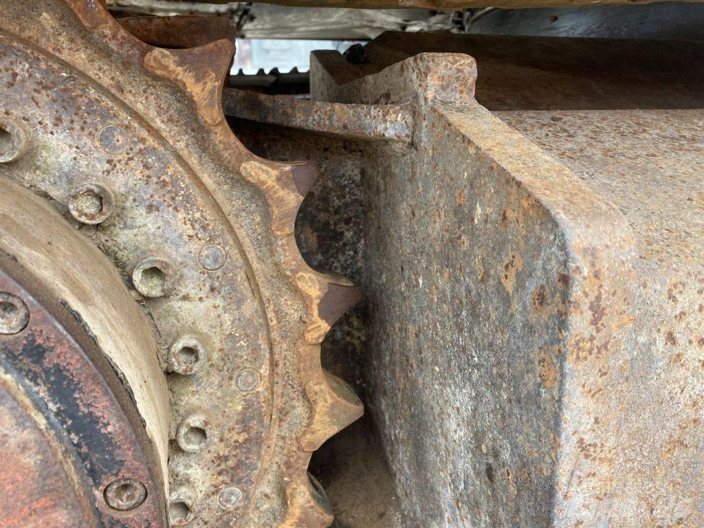 Hitachi EX 150 LC Lánctalpas kotrók