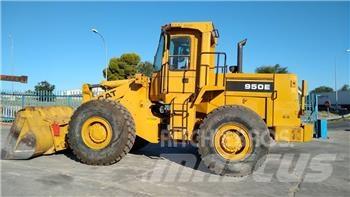 CAT 950E Gumikerekes homlokrakodók