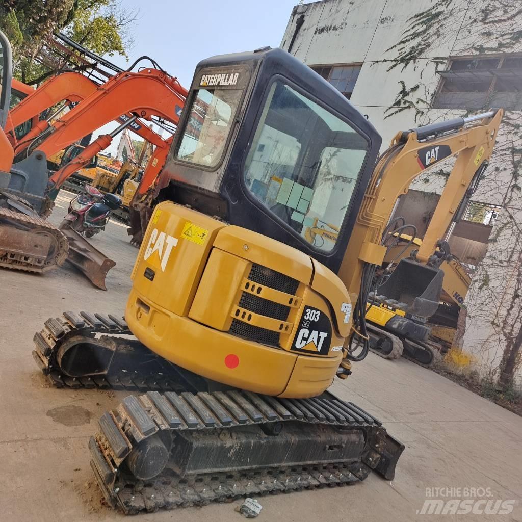CAT 303 CR Mini kotrók < 7t