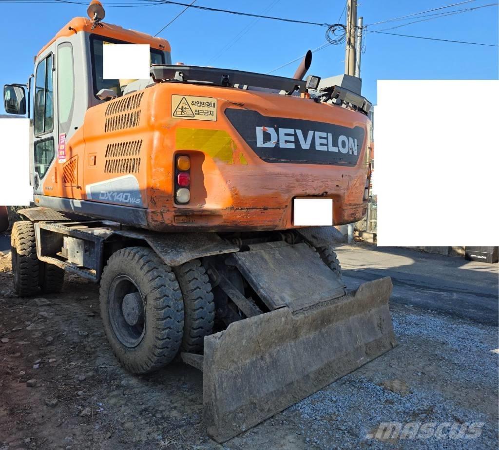 Doosan DX140W-5 Gumikerekes kotrók