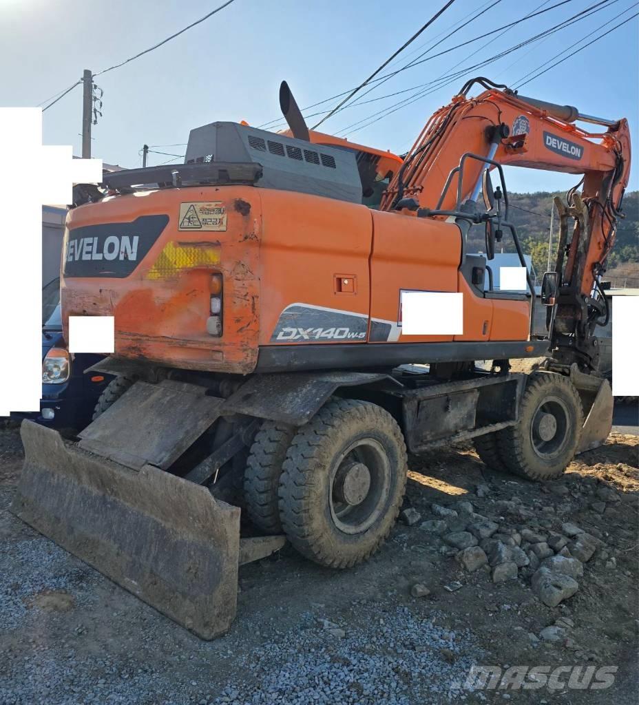 Doosan DX140W-5 Gumikerekes kotrók