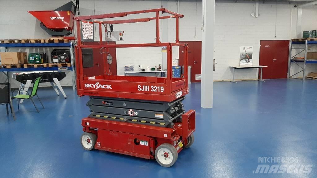 SkyJack SJIII 3219 Ollós emelők