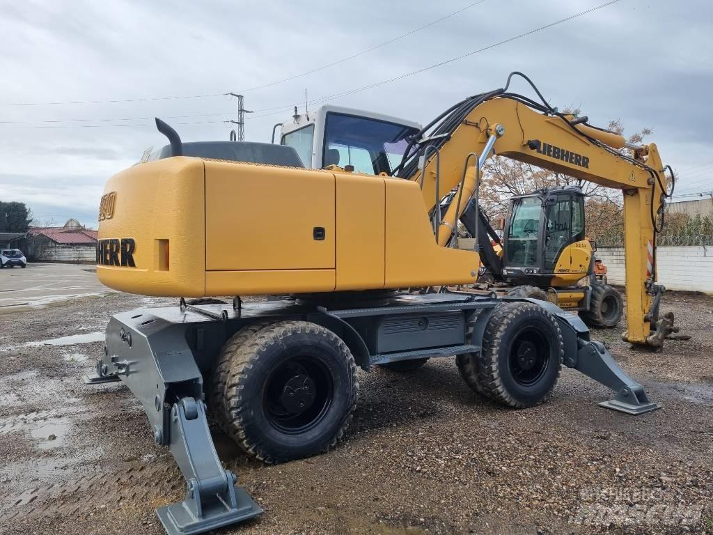 Liebherr A 900 C Gumikerekes kotrók