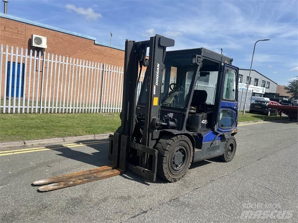 Doosan D45SC-5 Dízel targoncák