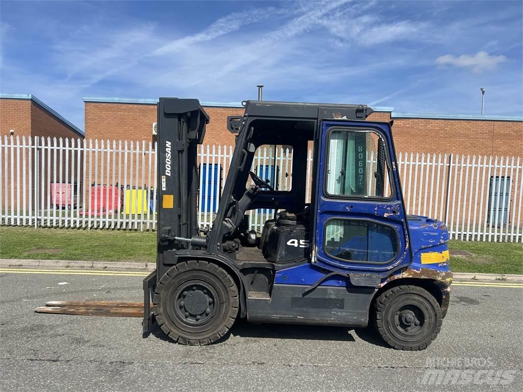 Doosan D45SC-5 Dízel targoncák