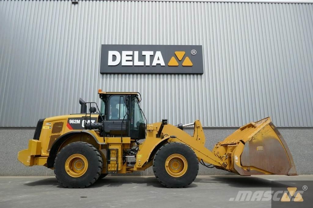 CAT 962M Gumikerekes homlokrakodók