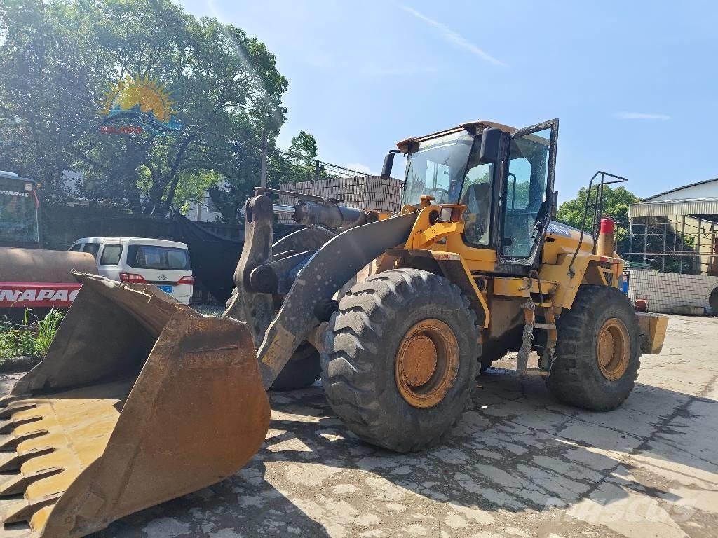 Volvo L 105 Gumikerekes homlokrakodók