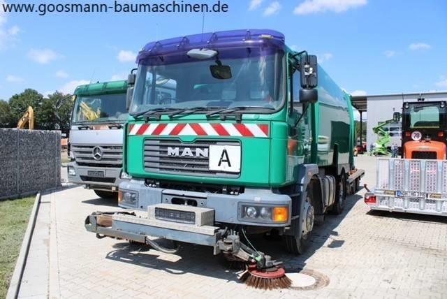 MAN M32 Utcaseprő teherautók