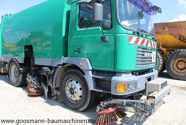 MAN M32 Utcaseprő teherautók