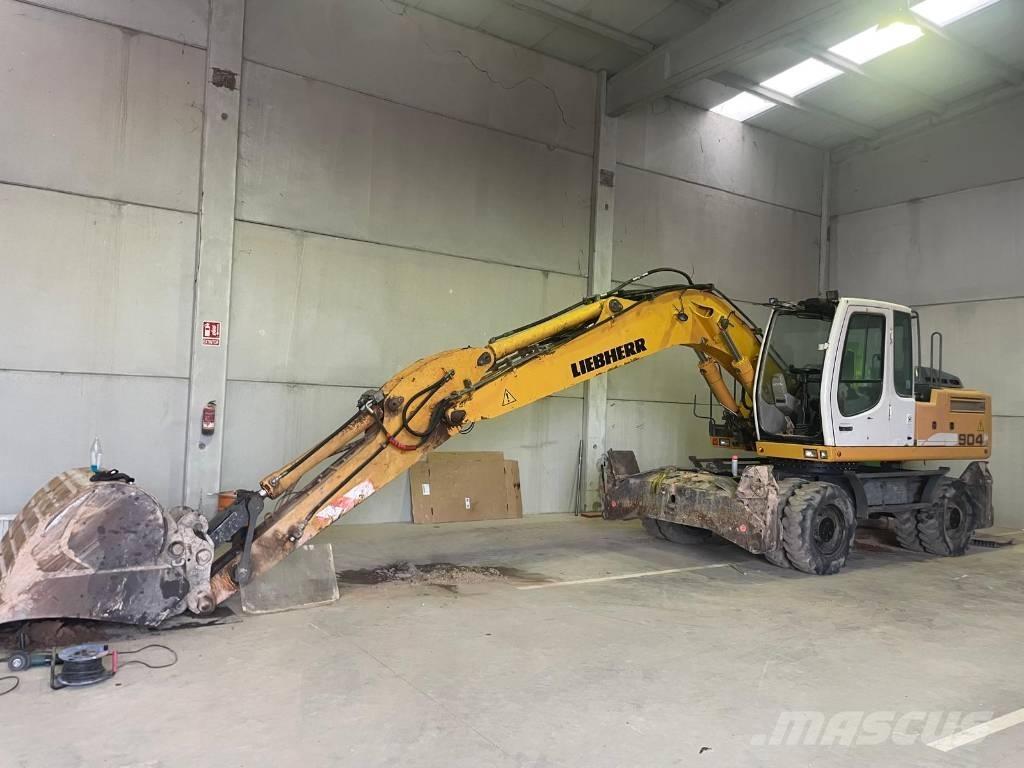 Liebherr A 904 C Gumikerekes kotrók