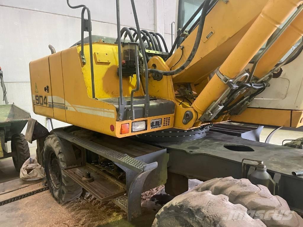 Liebherr A 904 C Gumikerekes kotrók