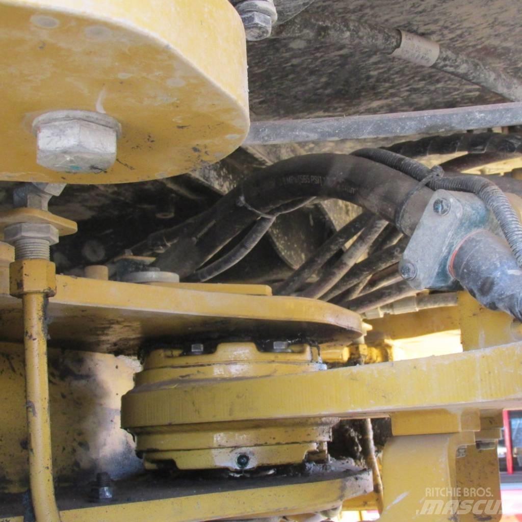 CAT CAT 966L Gumikerekes homlokrakodók