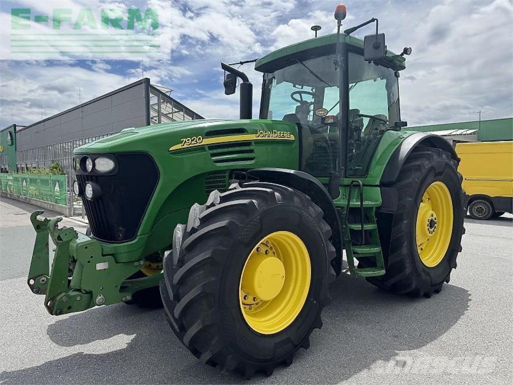 John Deere 7920 Traktorok