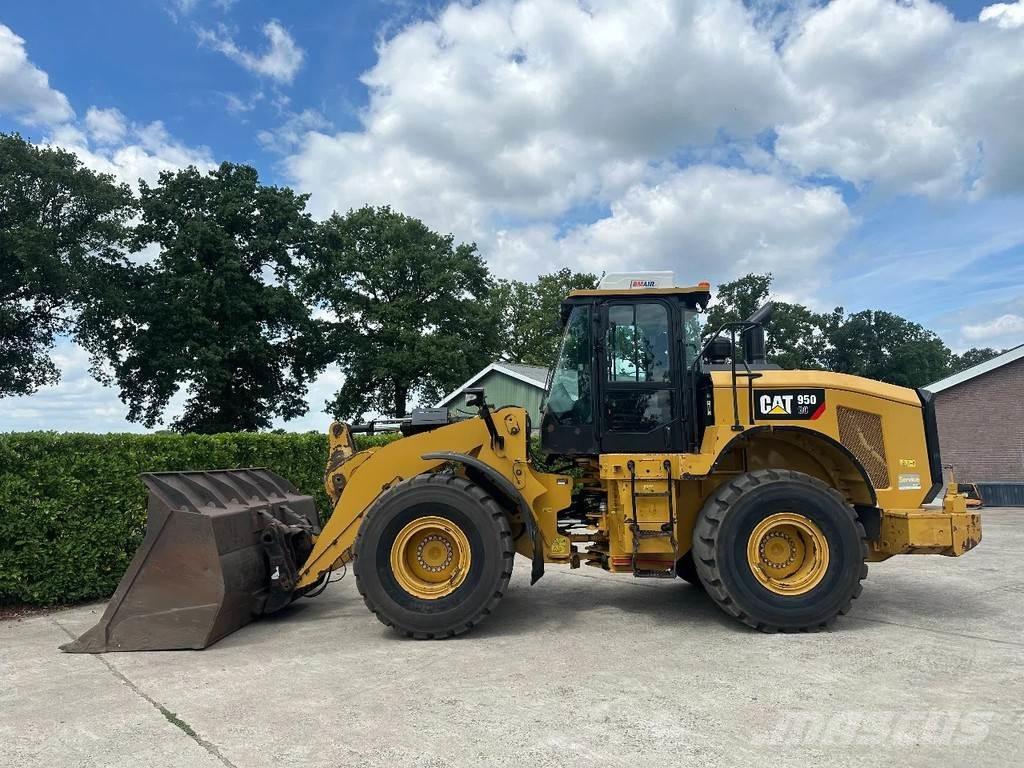 CAT 950G Gumikerekes homlokrakodók
