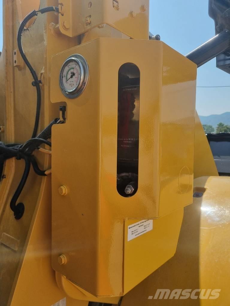 CAT 938 M Gumikerekes homlokrakodók