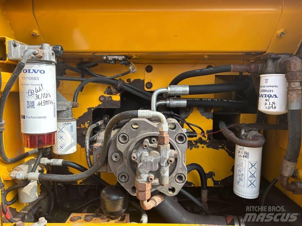 Volvo EC 220 DL Lánctalpas kotrók