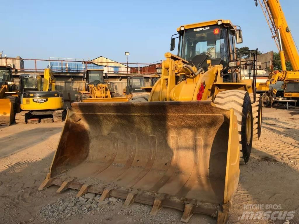 CAT 966H Gumikerekes homlokrakodók