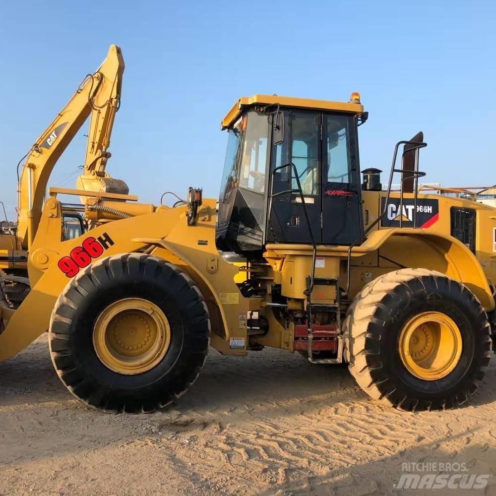 CAT 966H Gumikerekes homlokrakodók