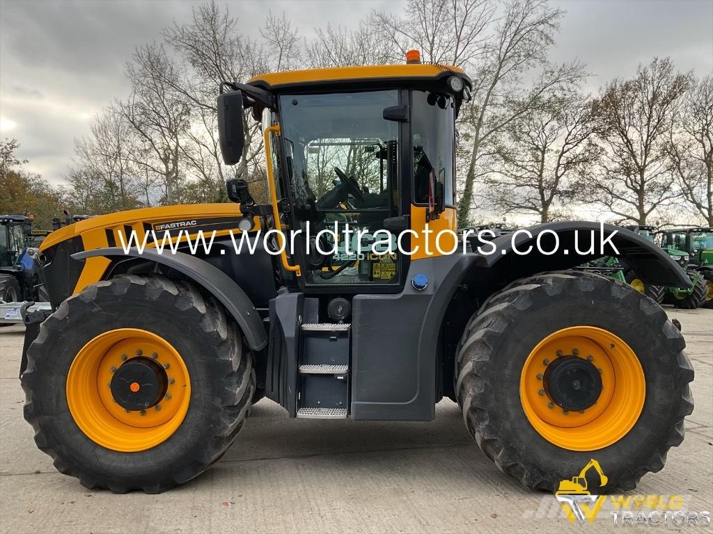 JCB Fastrac 4220 Traktorok