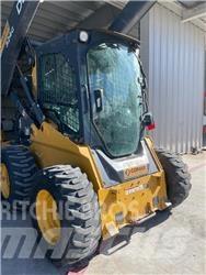 John Deere 324G Kompaktrakodók