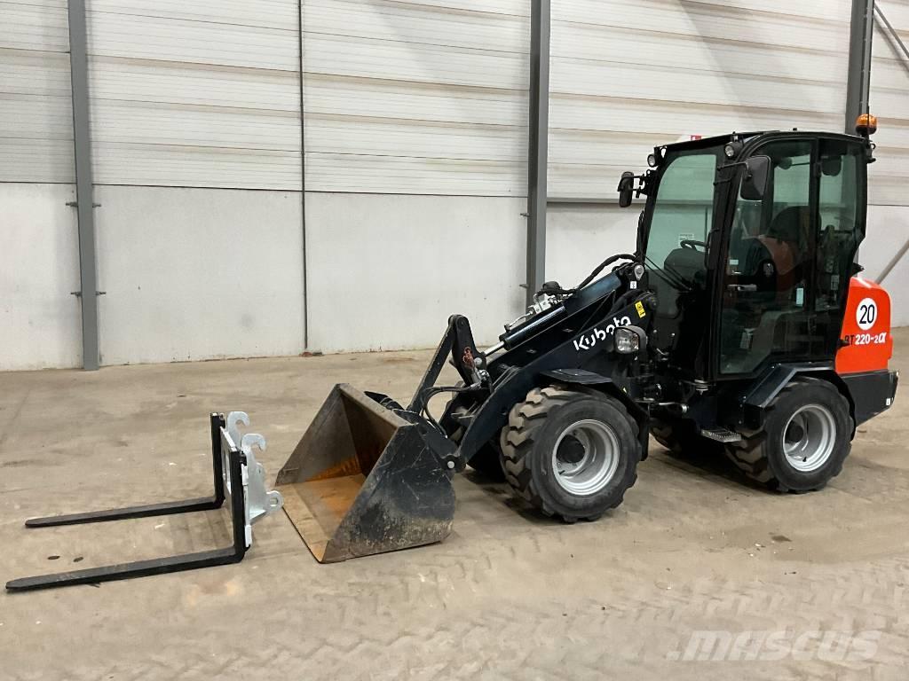 Kubota RT 220-2 A Gumikerekes homlokrakodók