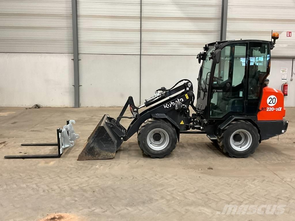 Kubota RT 220-2 A Gumikerekes homlokrakodók