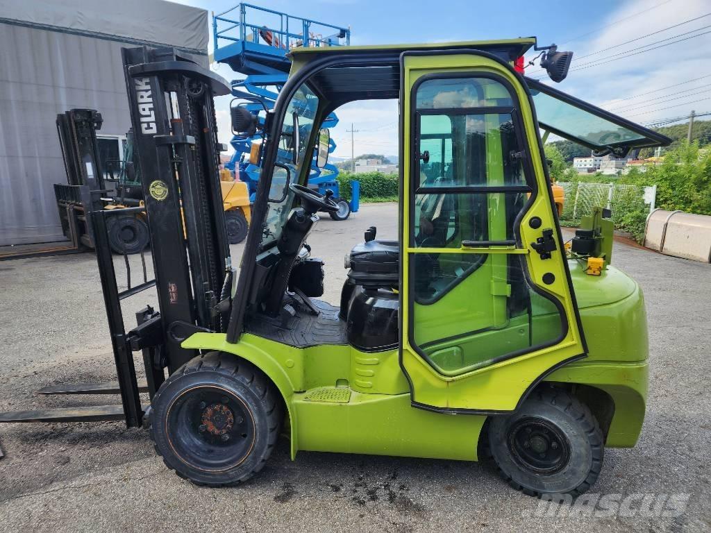 Clark gts30de Dízel targoncák