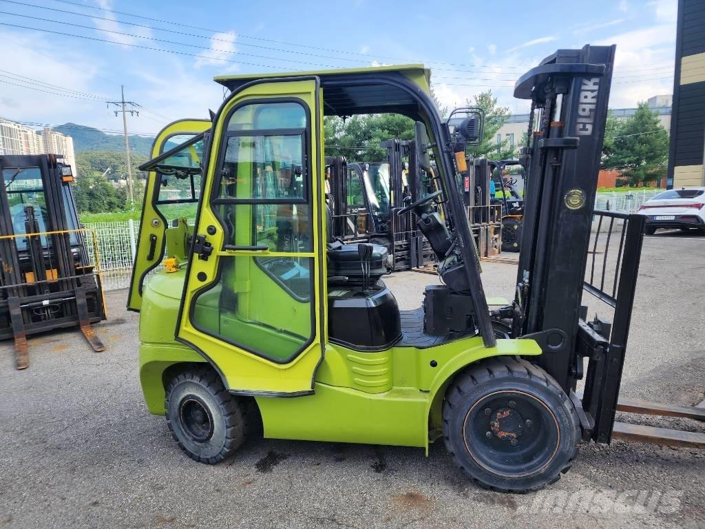 Clark gts30de Dízel targoncák