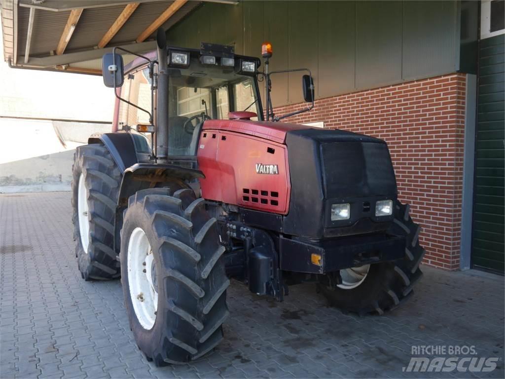 Valtra 8450 Traktorok