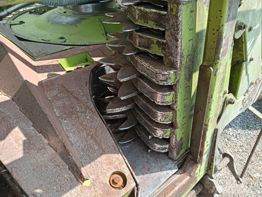 CLAAS Orbis 600 Önjáró szecskázók