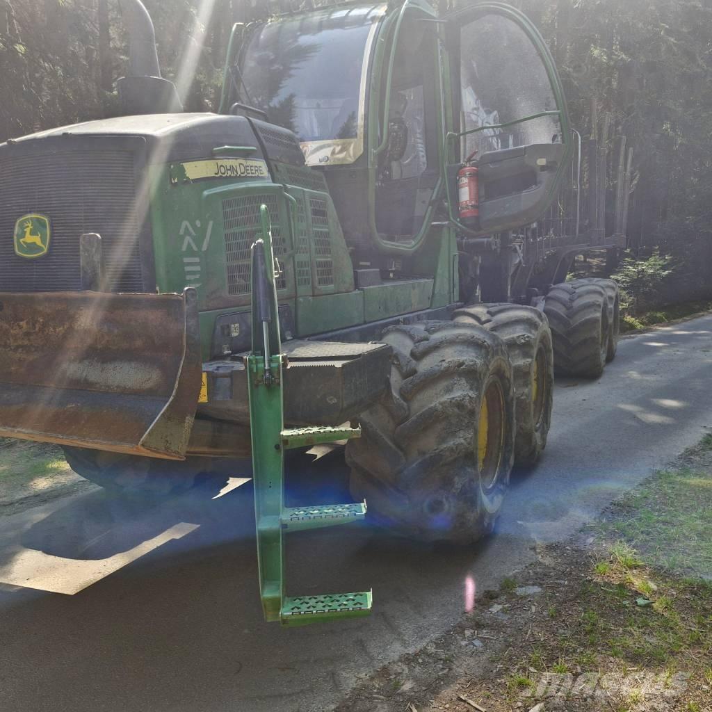 John Deere 1210 G Kihordók